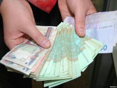 Фининспекторы Херсонщины вернули в казну 700 тыс. гривен Фининспекторы Херсонщины вернули в казну 700 тыс. гривен