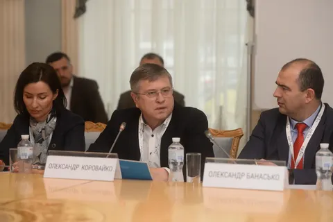 Коровайко вчетверте йде в Конституційний Суд: подав декларацію