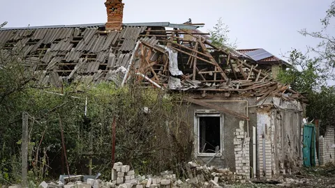 Обстріли Херсонщини: двоє загиблих, п'ятеро поранених, пошкоджено 25 населених п