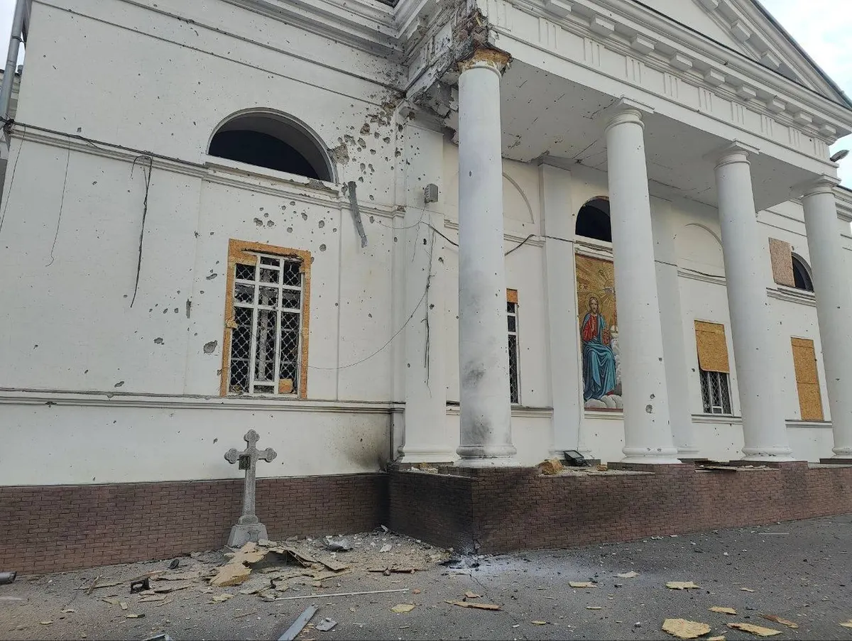 Росіяни вдарили по Свято-Духівському собору в Херсоні