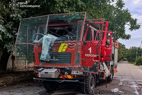У Херсоні дрон атакував пожежну автоцистерну: постраждав водій