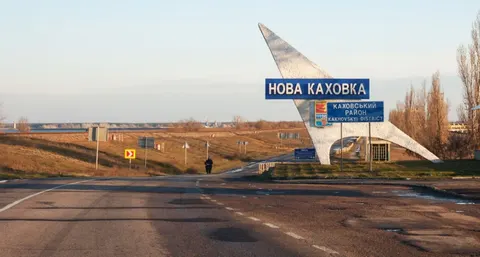 Окупанти пообіцяли Новій Каховці заводи та промислові парки