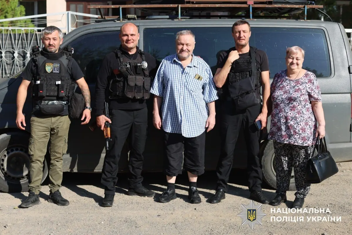З «червоної зони» Херсона під ворожим вогнем вивезли подружжя пенсіонерів