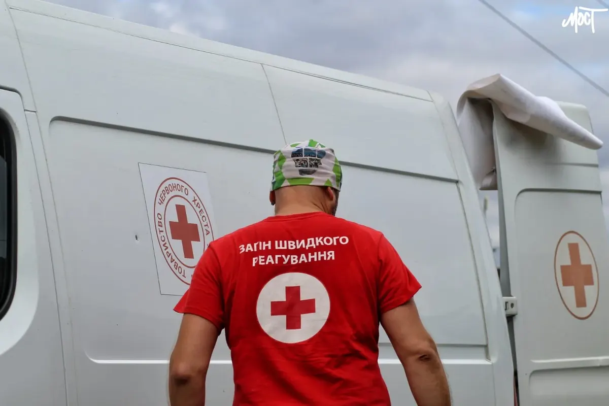 Водія Червоного Хреста зупинили на ВЛК під час евакуації з Херсона: реакція омбудсмана