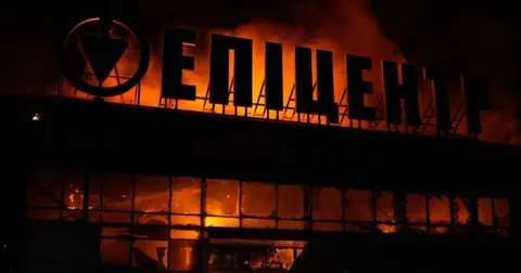Нічна атака РФ: у Запоріжжі горів «Епіцентр», у Херсоні — загиблі