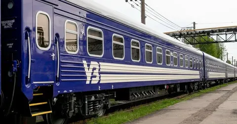 «Укрзалізниця» спростувала чутки про скасування рейсів на Херсонщину