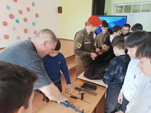 ГУР назвало імена тих, хто мілітаризує дітей на ТОТ Херсонщини
