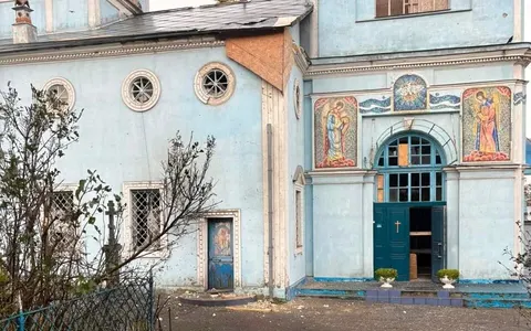 У Херсоні обстріл пошкодив Греко-Софіївський храм