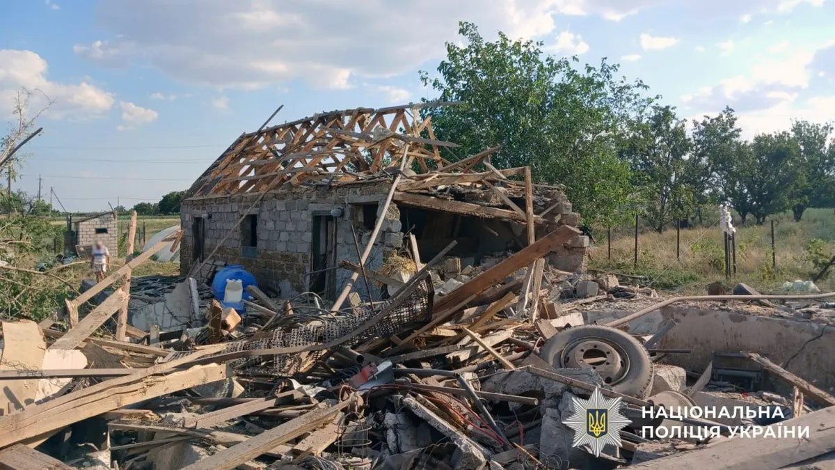 Обстріли Херсонщини 11 серпня: 12 поранених, пошкоджені лікарні й автобуси