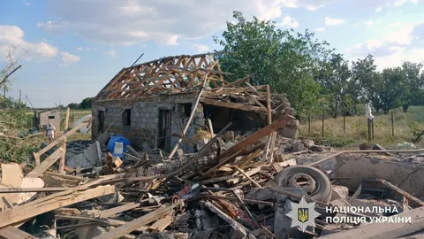 Обстріли Херсонщини 11 серпня: 12 поранених, пошкоджені лікарні й автобуси