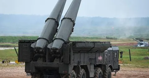 По Херсону вдарили балістикою: влучання у Центральному районі