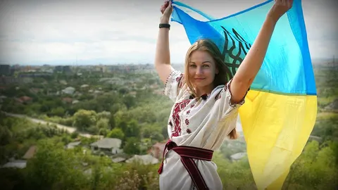 Херсонка провезла український прапор через шість блокпостів РФ