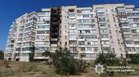 Вранці дрони атакували Корабельний район Херсона: восьмеро поранених