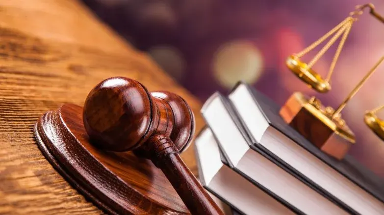 Фіктивні працівники та бронь: на Херсонщині судять посадовців