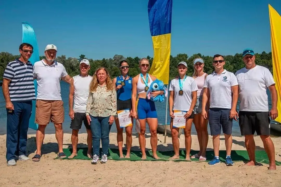 Херсонські веслувальники привезли золото і два срібла з Києва