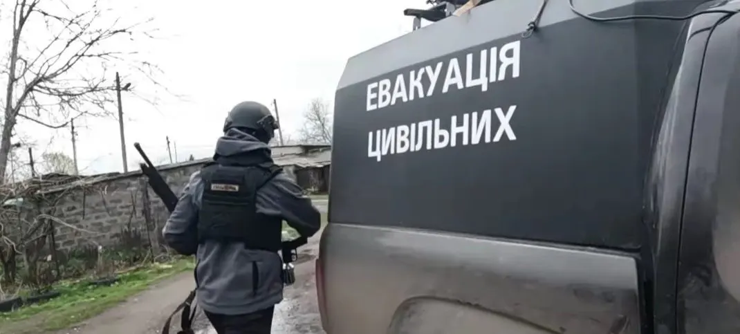 За тиждень поліція евакуювала з Херсонщини 74 людей, з них 10 дітей
