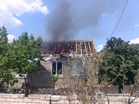 Авіаудар по передмістю Херсона: шестеро поранених, серед них двоє дітей