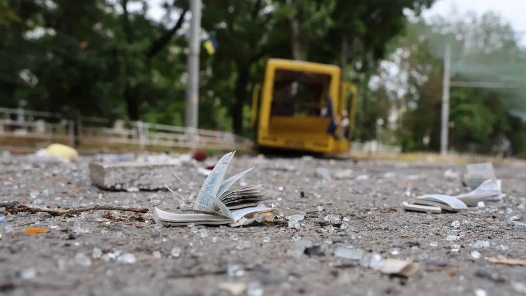 Під дронами — на роботу: як херсонці долають щоденний шлях