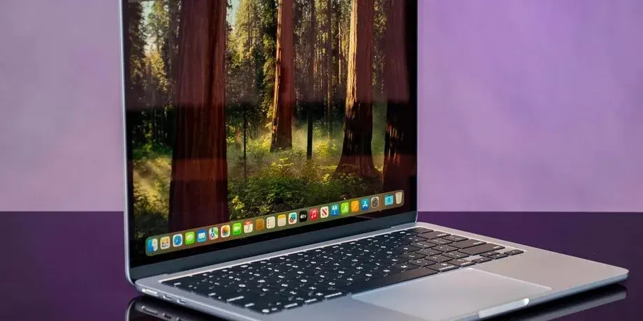 ХДУ купує техніку Apple за держкошти: що саме замовляє університет