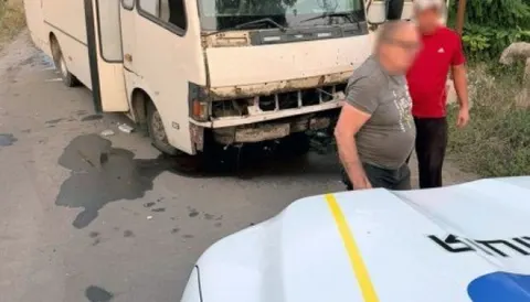 У Комишанах дрон влучив у автобус із людьми: шестеро поранених