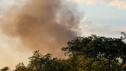 Російський авіаудар по Дніпровському району Херсона: четверо людей у лікарні