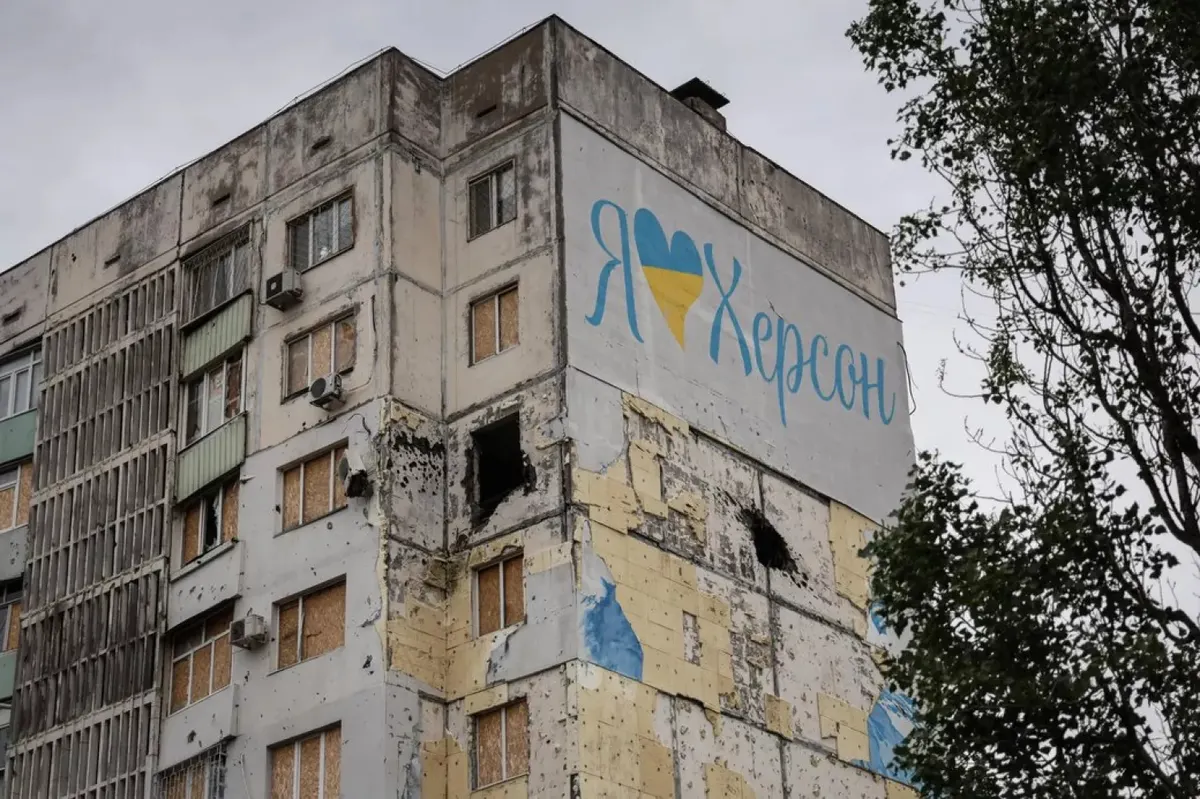 У Херсоні дрон атакував таксі: загинув цивільний