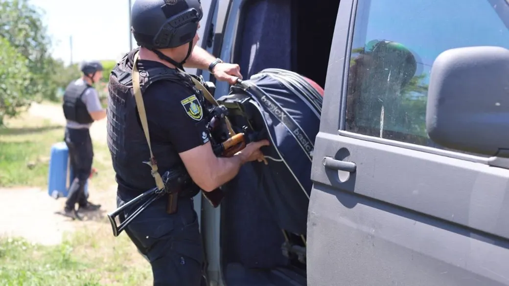 Із Чарівного на Херсонщині евакуювали родину з підлітком з інвалідністю