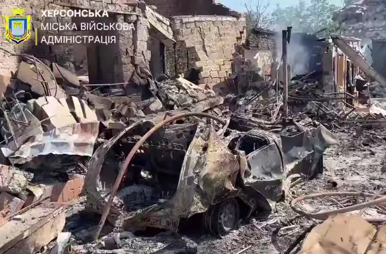 Вночі Херсон атакували «Шахеди»: у приватному секторі знищено будинок