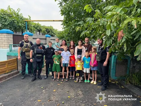 З Вишневого евакуювали матір із десятьма дітьми