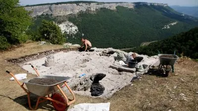 Окупанти ведуть шість незаконних розкопок у Криму: що відомо