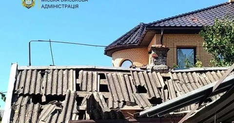 Обстріли Херсонщини: поранені дев'ятеро людей, пошкоджені будинки, гаражі й буди