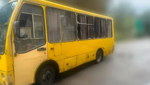 Водія херсонської маршрутки, що врятував пасажирів після атаки дрона, нагородили