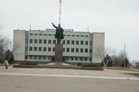 Через несколько часов снесут каховского Ленина