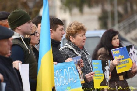 В Каховке состоялась акция в поддержку Надежды Савченко