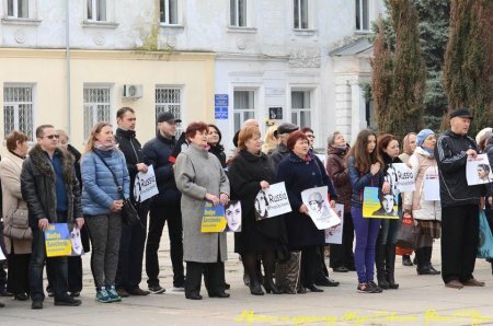 В Каховке состоялась акция в поддержку Надежды Савченко